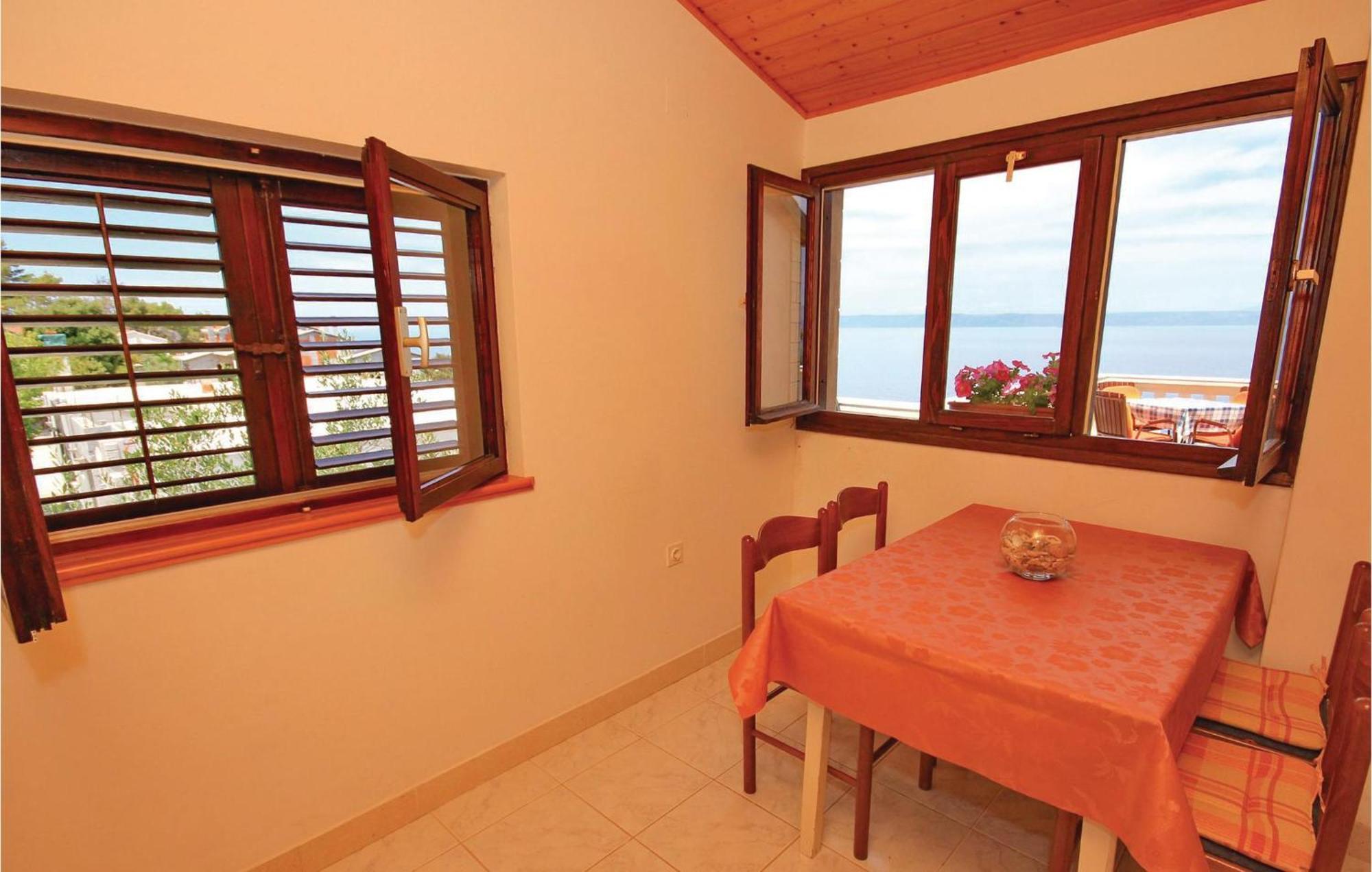Gorgeous Apartment In Prigradica With Kitchen Luaran gambar