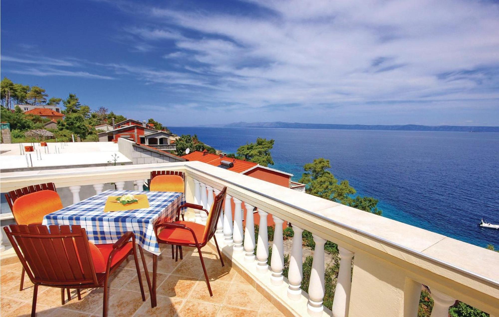 Gorgeous Apartment In Prigradica With Kitchen Luaran gambar