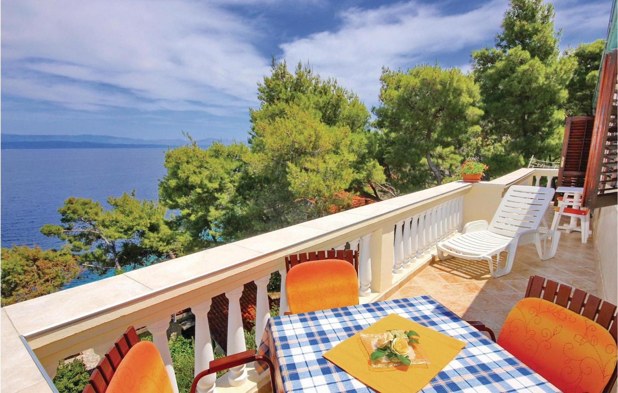 Gorgeous Apartment In Prigradica With Kitchen Luaran gambar