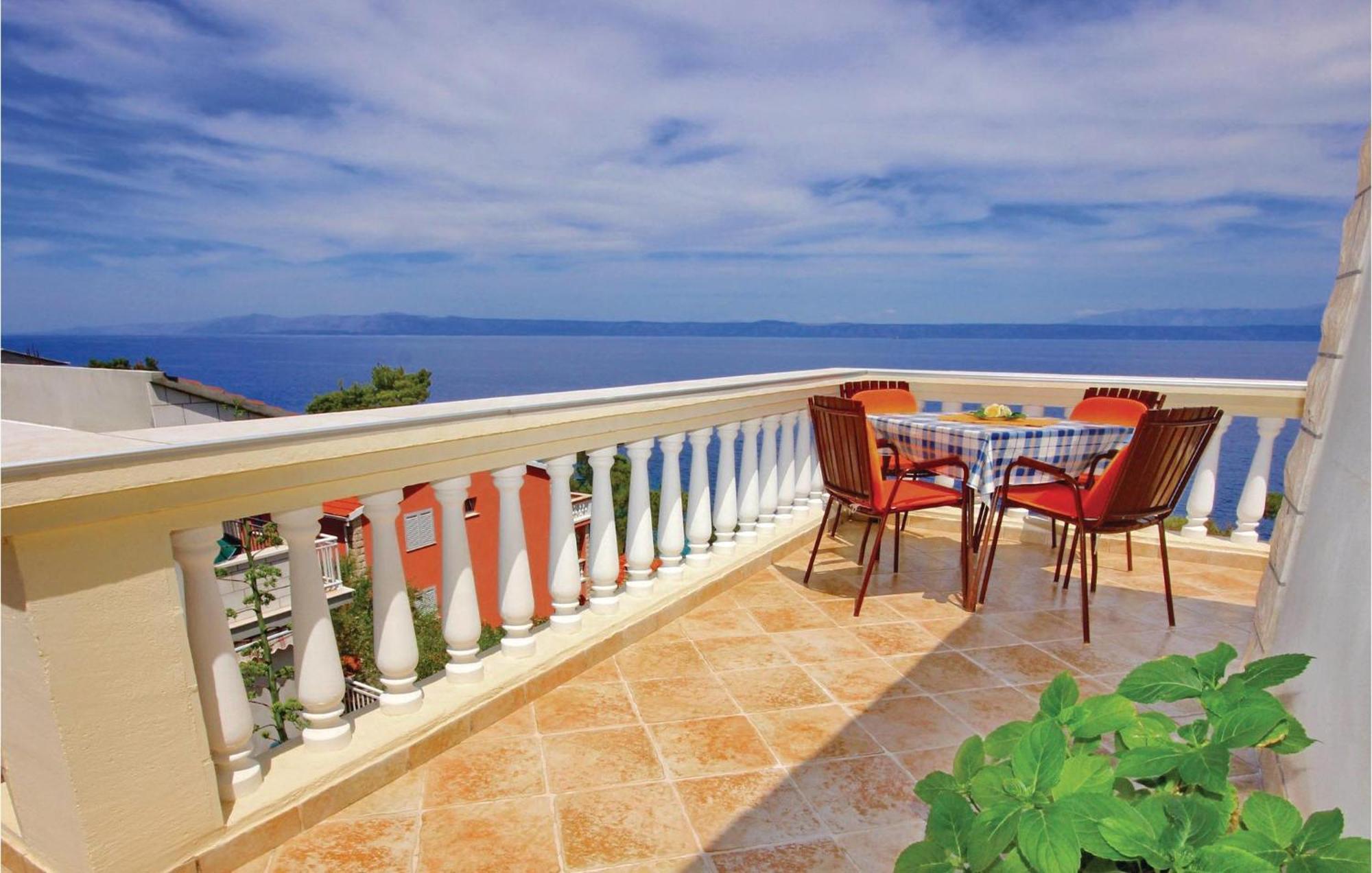 Gorgeous Apartment In Prigradica With Kitchen Luaran gambar